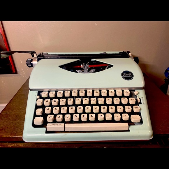 We R Memories Type Writer-MINT CONDITION-
